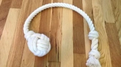 Кучиња играчки го прават тоа сами: забава и развој