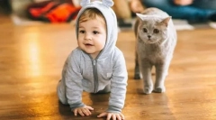 Мачка и деца